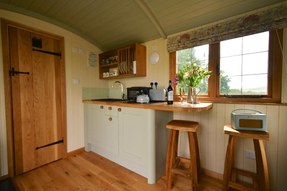 The Shepherds Hut Carmarthen Ngoại thất bức ảnh