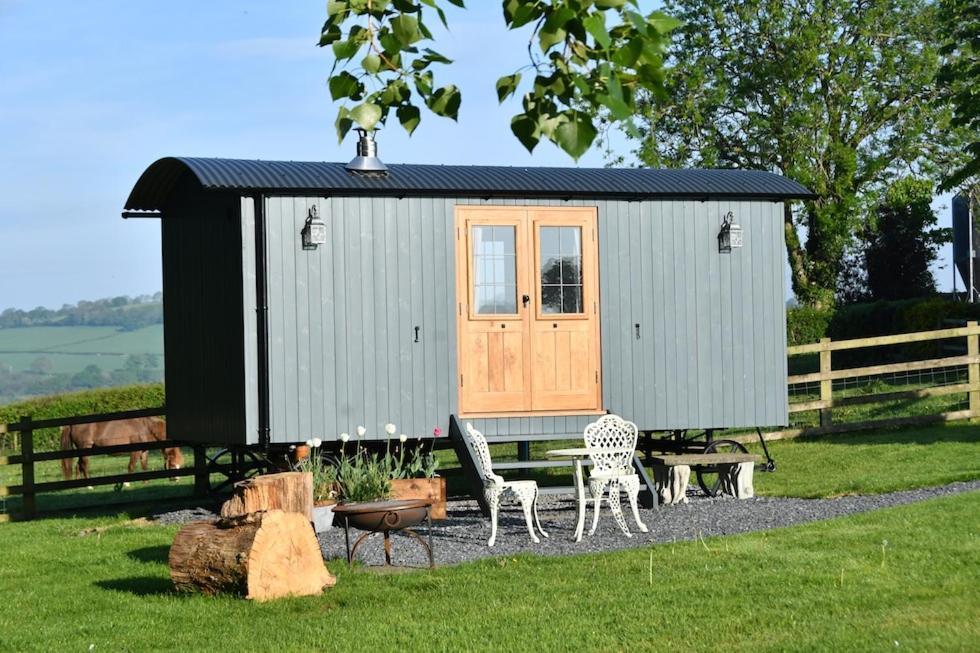 The Shepherds Hut Carmarthen Ngoại thất bức ảnh