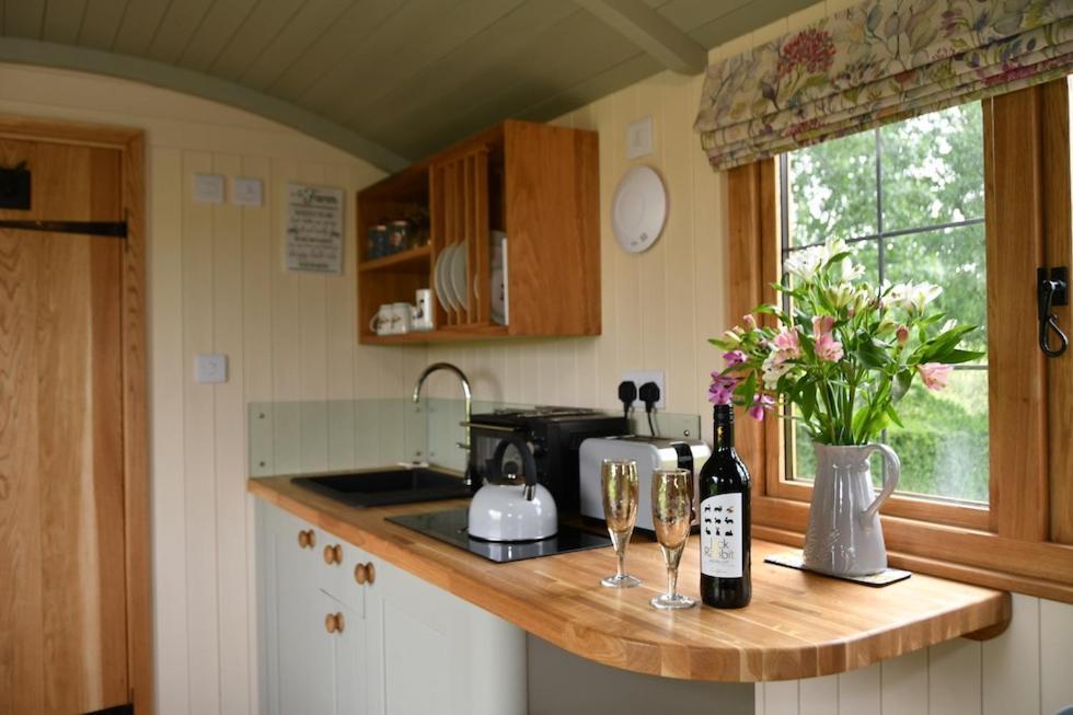 The Shepherds Hut Carmarthen Ngoại thất bức ảnh